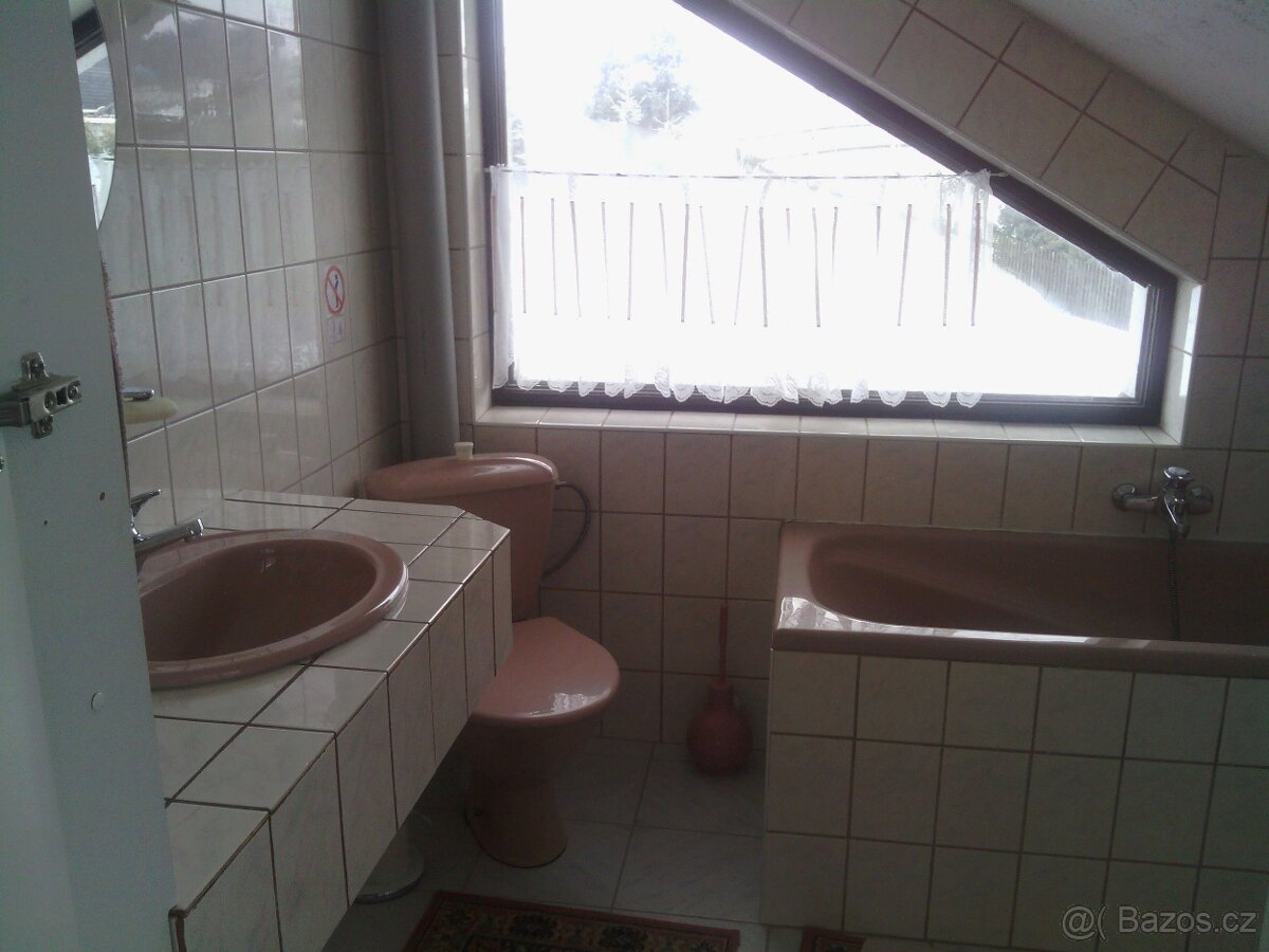 Prodam velky tri podlazni rodiiny dum - 10