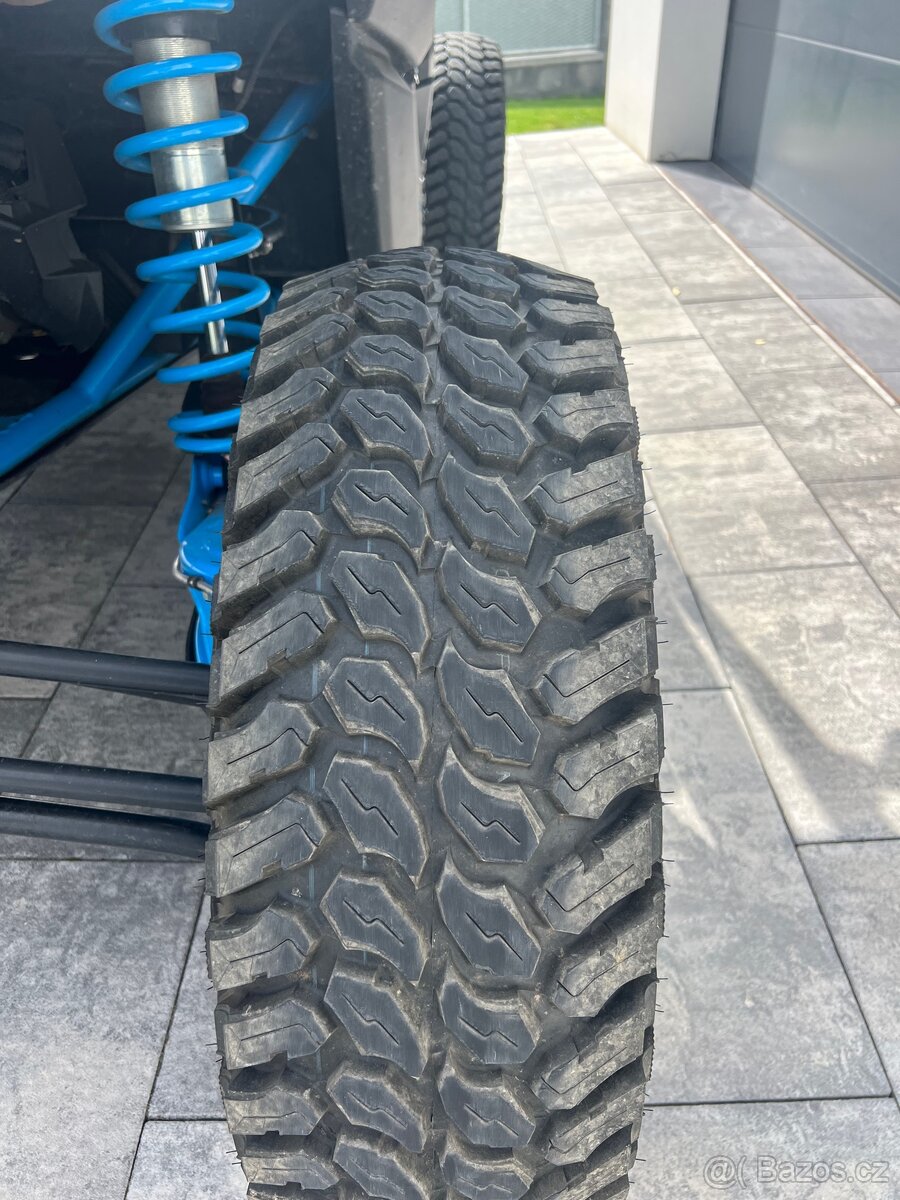 CAN AM Maverick X3 Turbo RC - 10