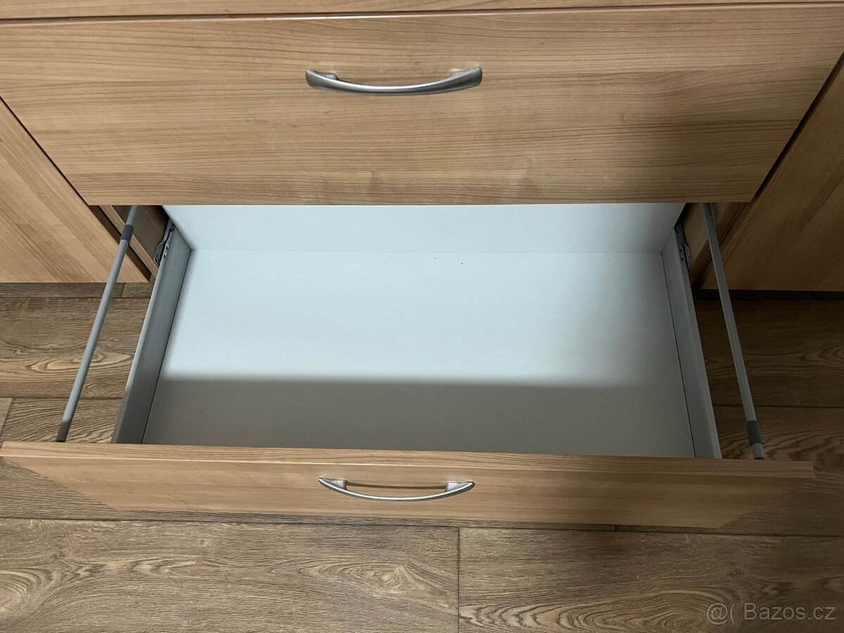 Kuchyňská linka + skříň - 10