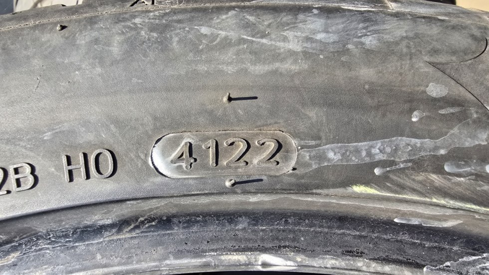 Letní pneu 235/40/19 Hankook - 10