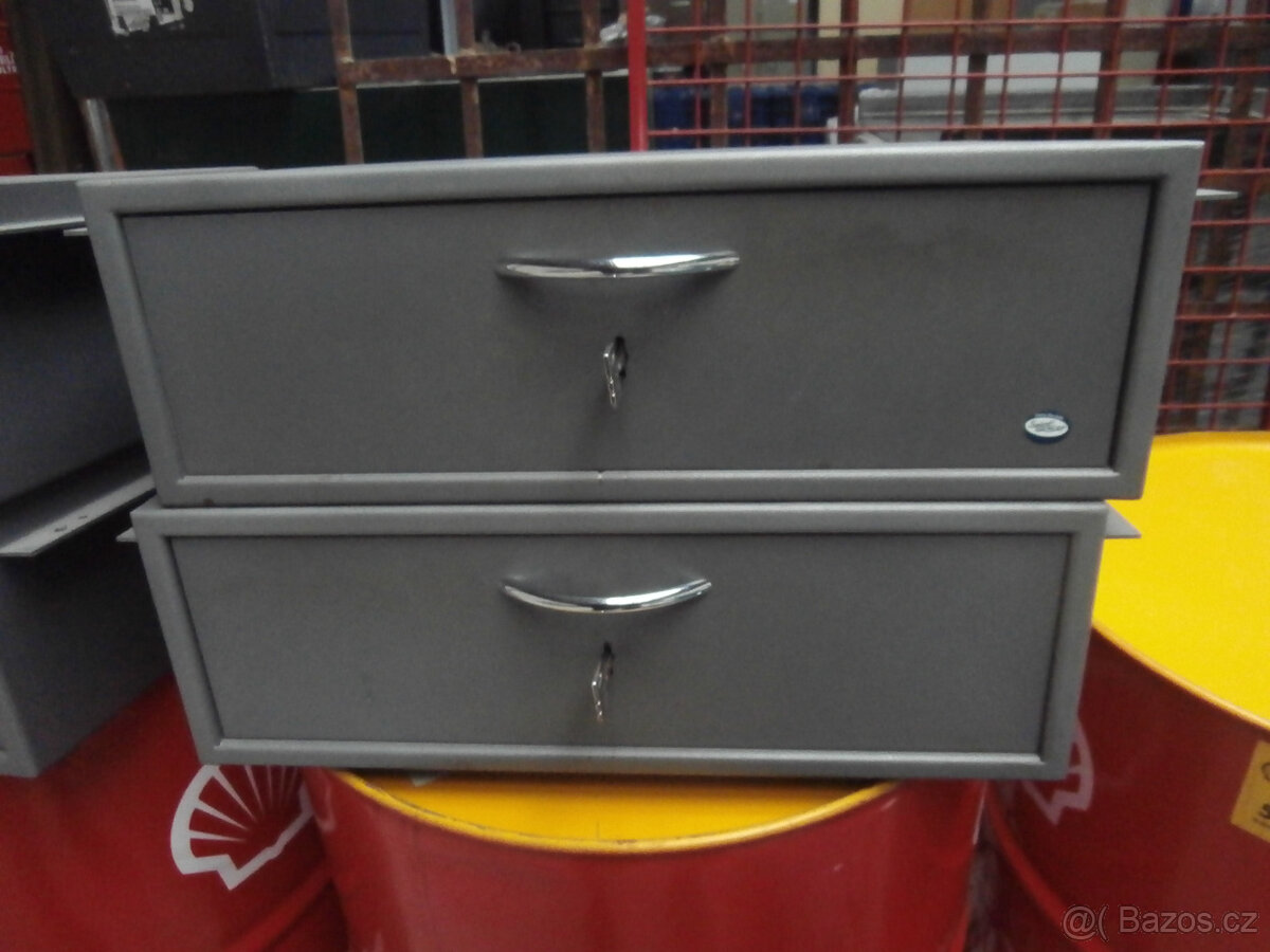 Trezor, trezorová schránka výsuvná za 3.000 kč - 10