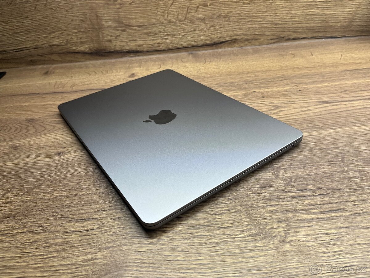 Apple MacBook Air 13.6" (2022) s čipem M2 - 10