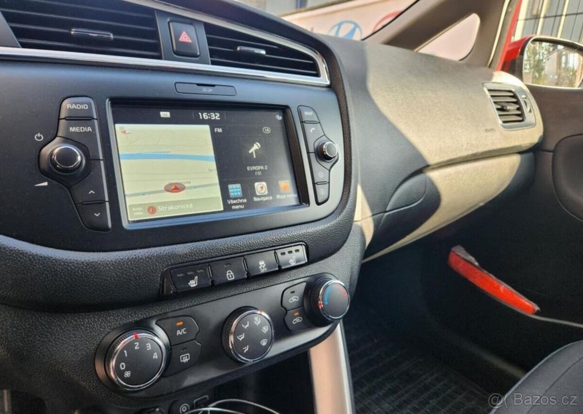Kia Cee´d 1.6-NAVI-KAMERA-TAŽNÉ-ISOFIX - 10