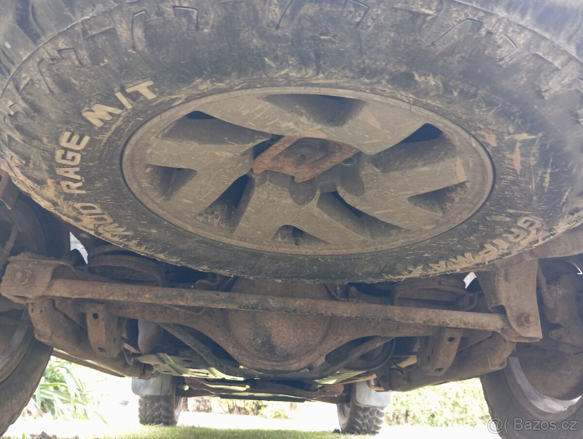 Mitsubishi Pajero Sport - 10