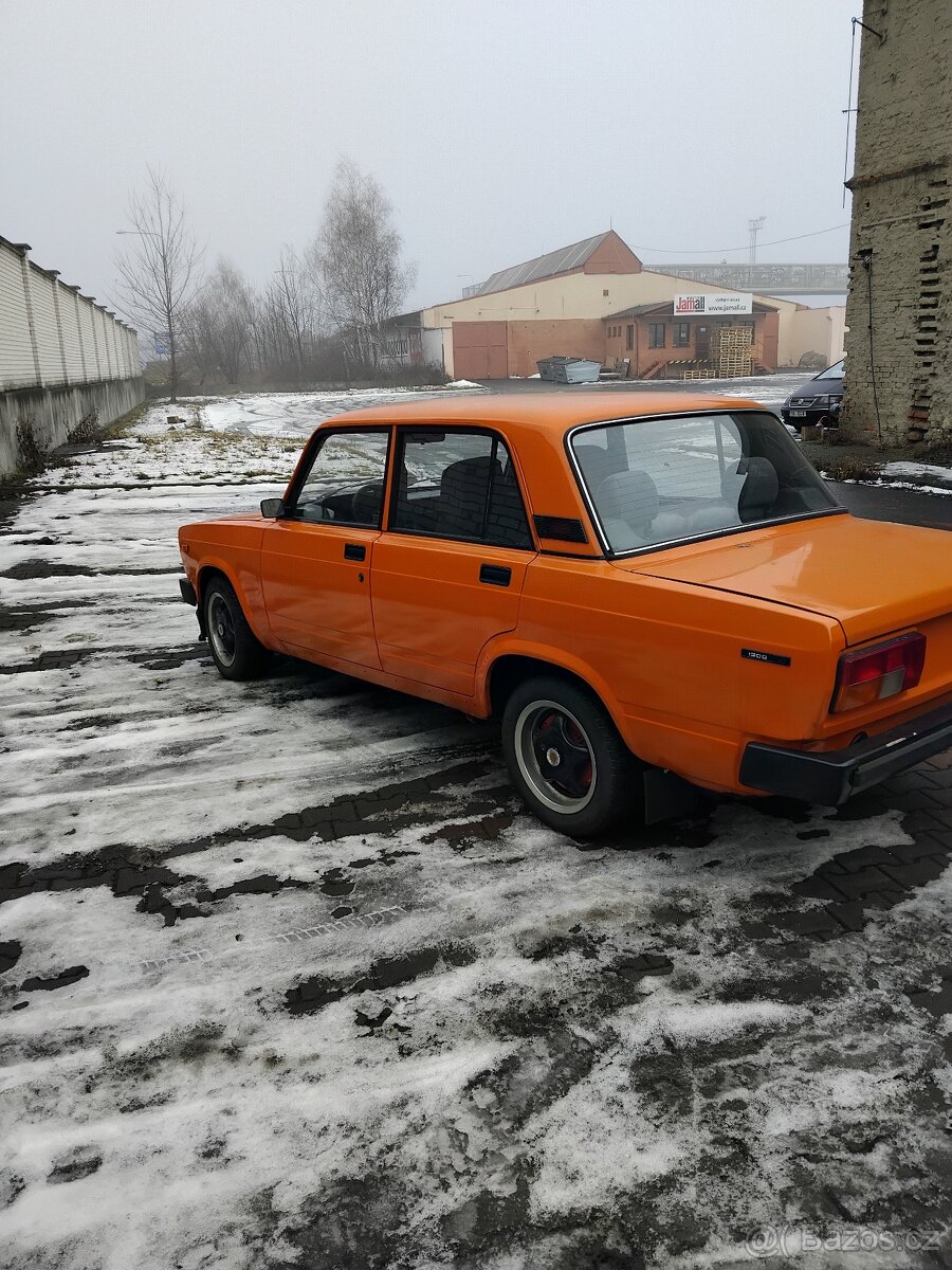 Lada 2105 1985 - 10