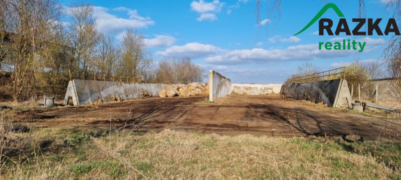 Areál kravína včetně skladovací haly a... - 10