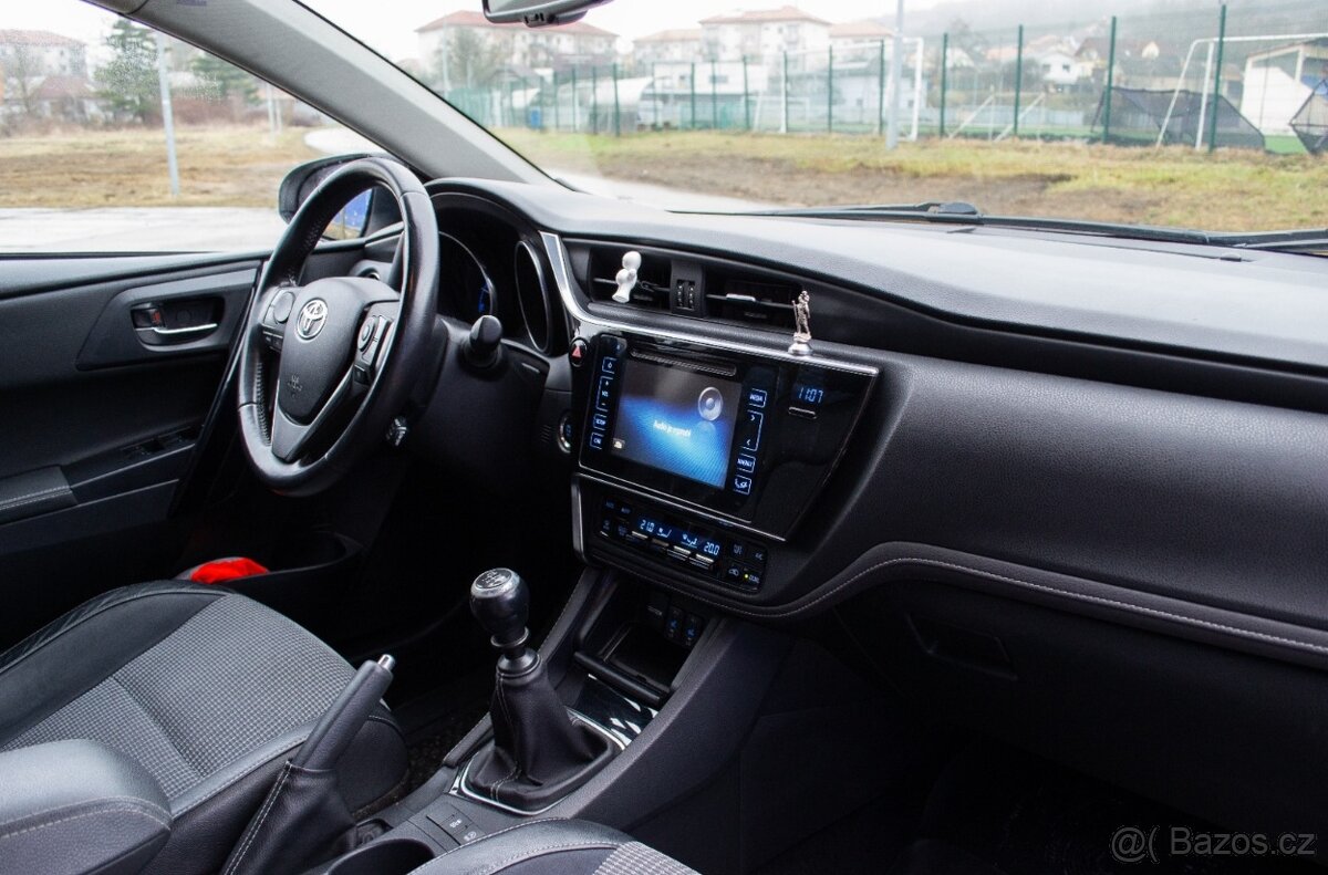 Toyota Auris 1.6 l D-4D - 10