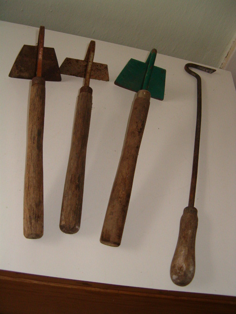 Retro věci, kelímky, svíčky, razítka, váha, váza, OVO - 10