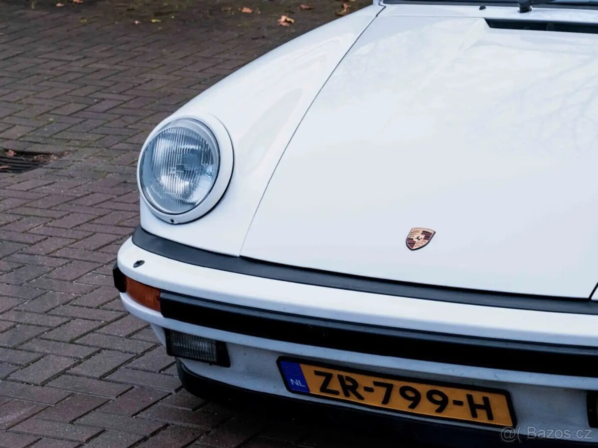 Porsche 911 3.2 Carrera Targa z roku 1984 - 10