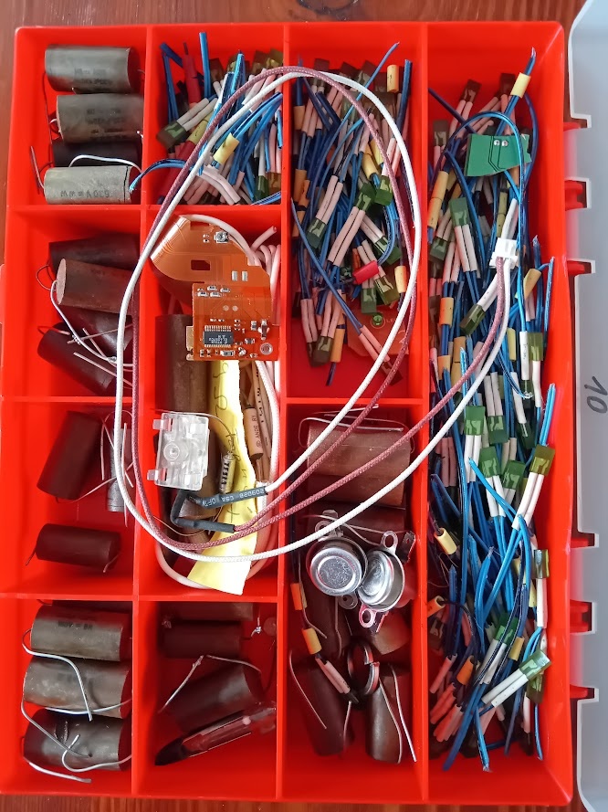 Součástky elektro - 10