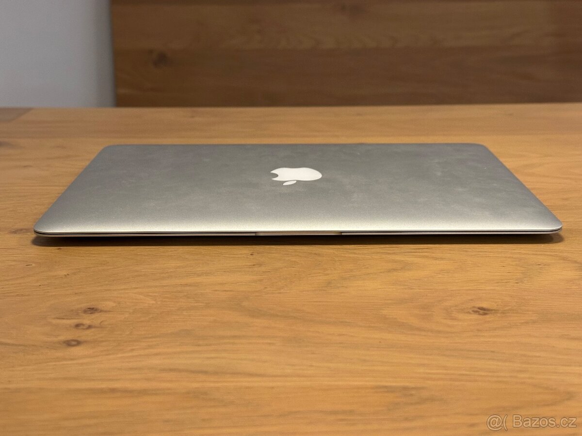 Apple MacBook Air 13" (Early 2014) - 10