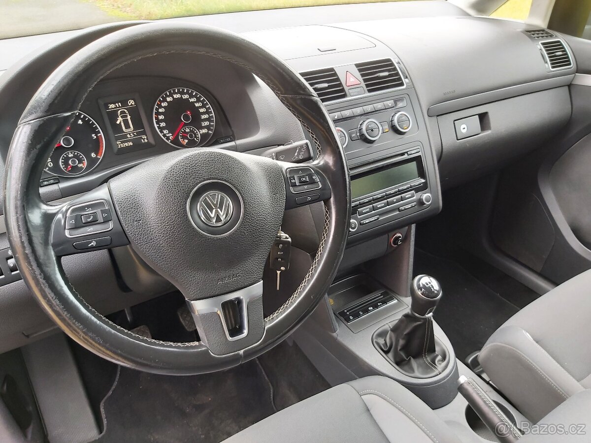 Volkswagen Touran 2.0 103 kw Life, 2013 - 10