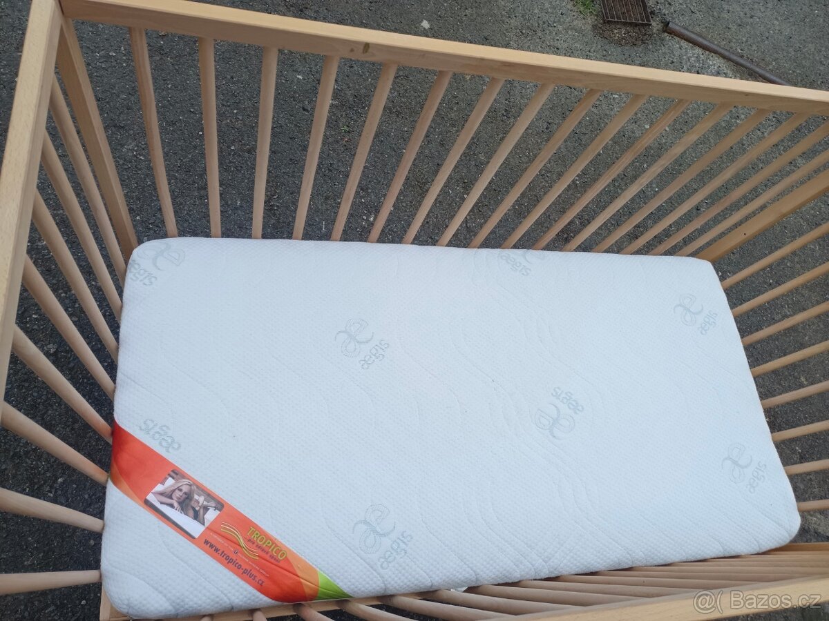 Dětská postýlka včetně příslušenství. - 10