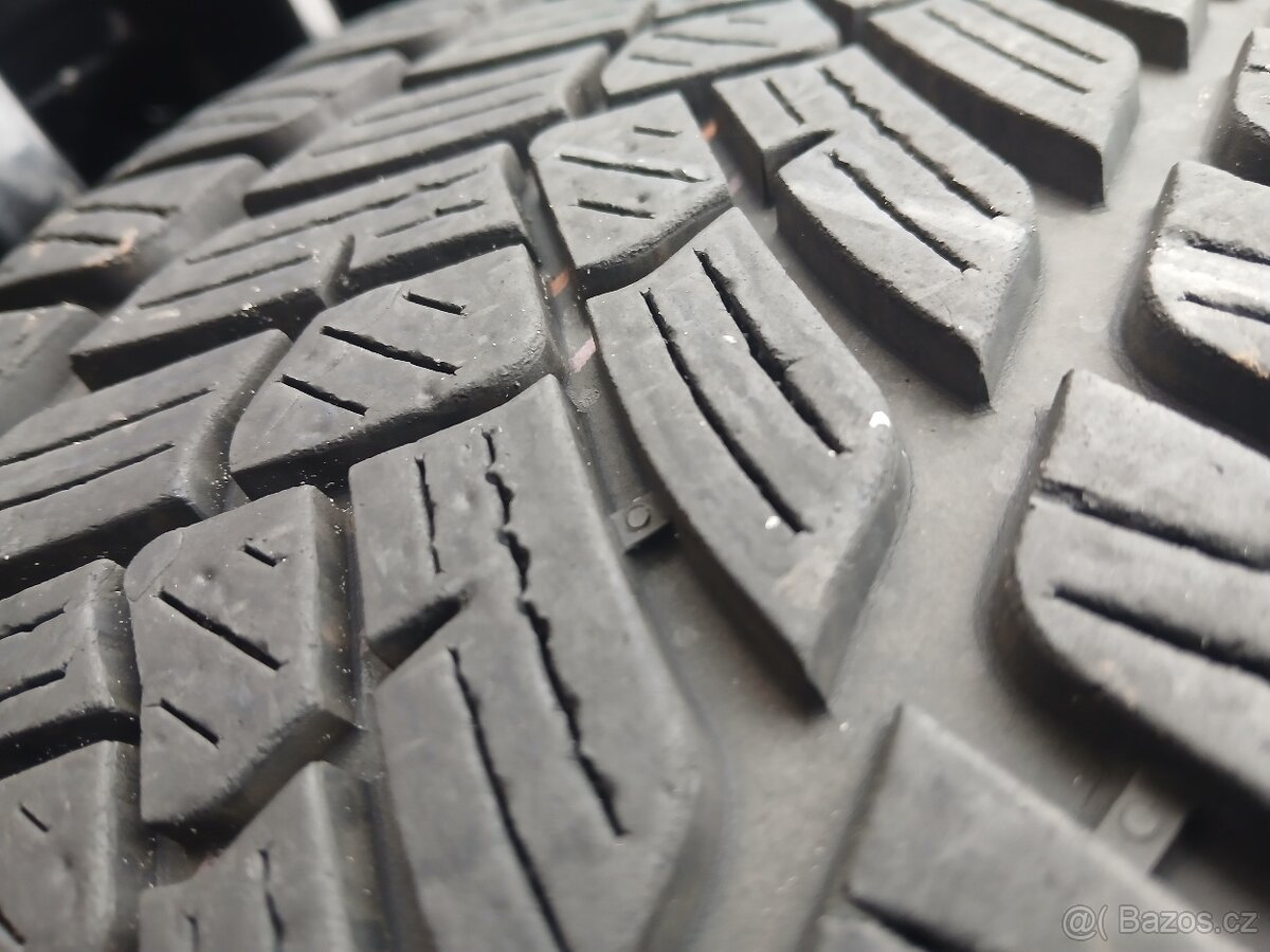 Prodám sadu ALU kol Rial 215/50R17 zimní - 10