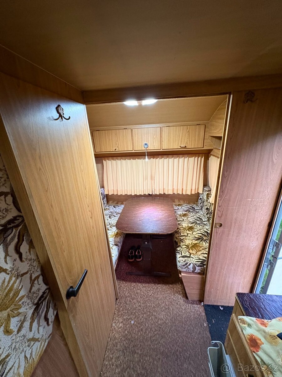 Karavan WILK - 10