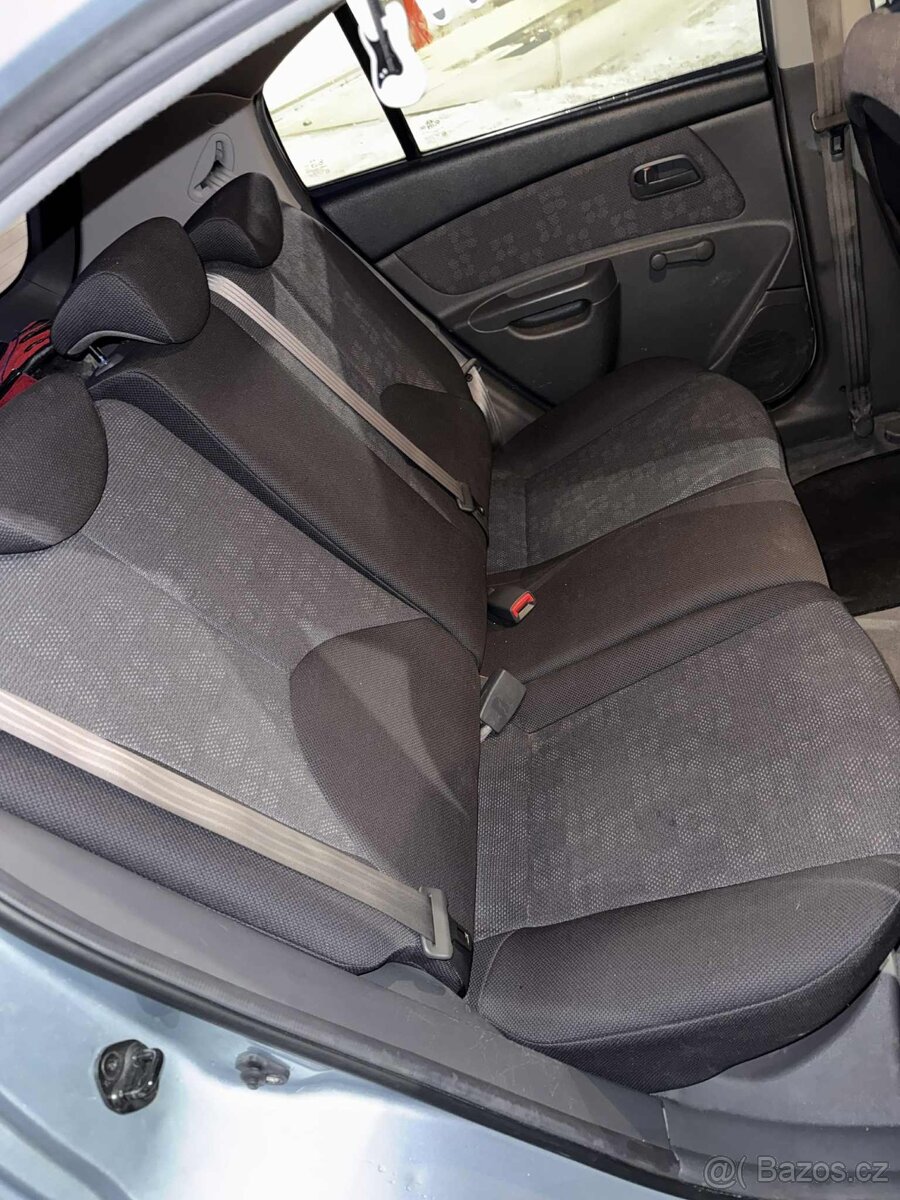 Kia rio - 10