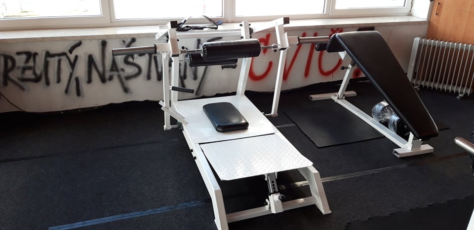 Posilovací stroje typu Hammer - 10