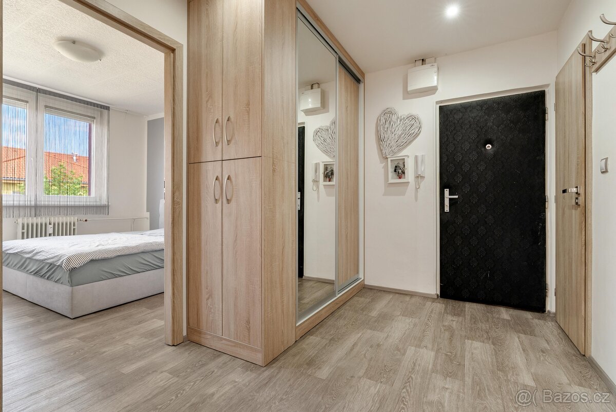 Prodej prostorného bytu 3+1 v OV po kompletní rekonstrukci - 10