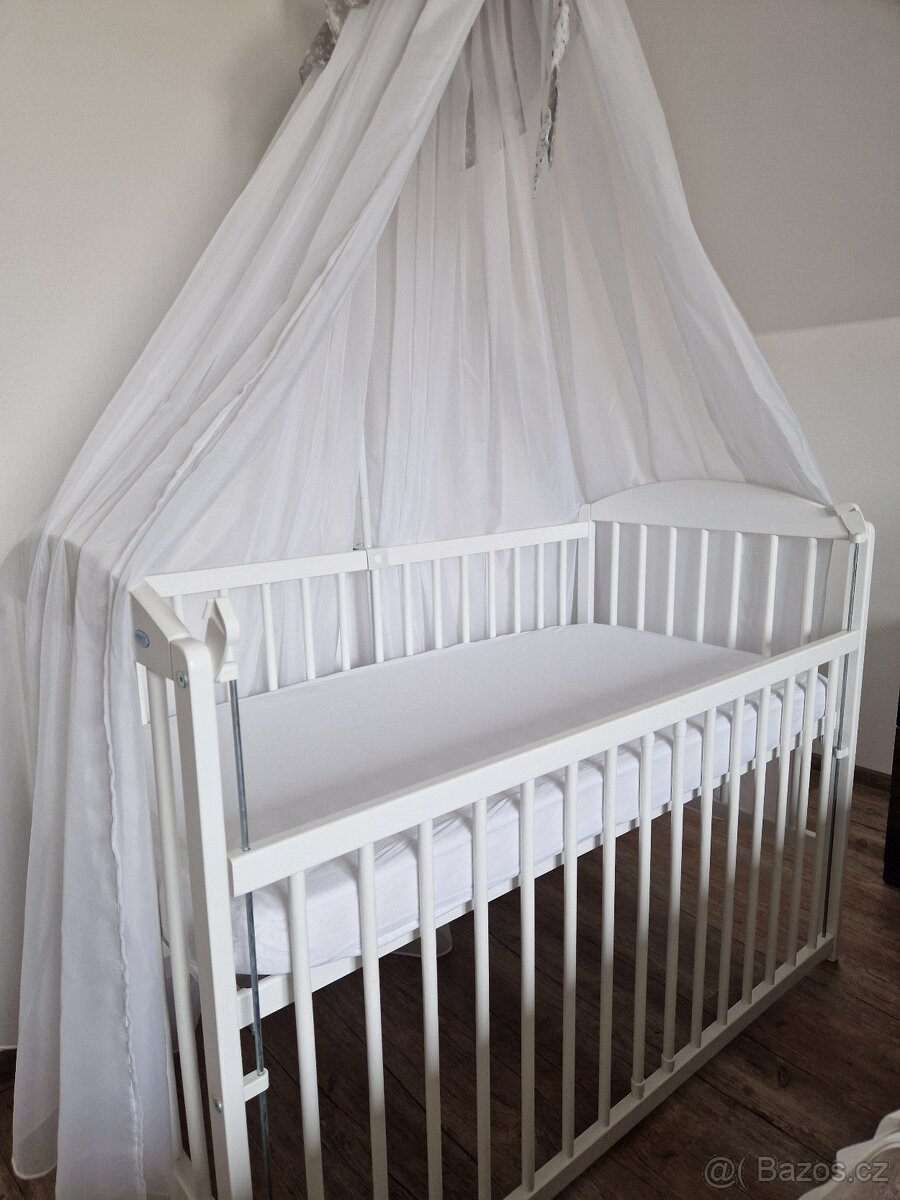 Postýlka s vybavením - 10