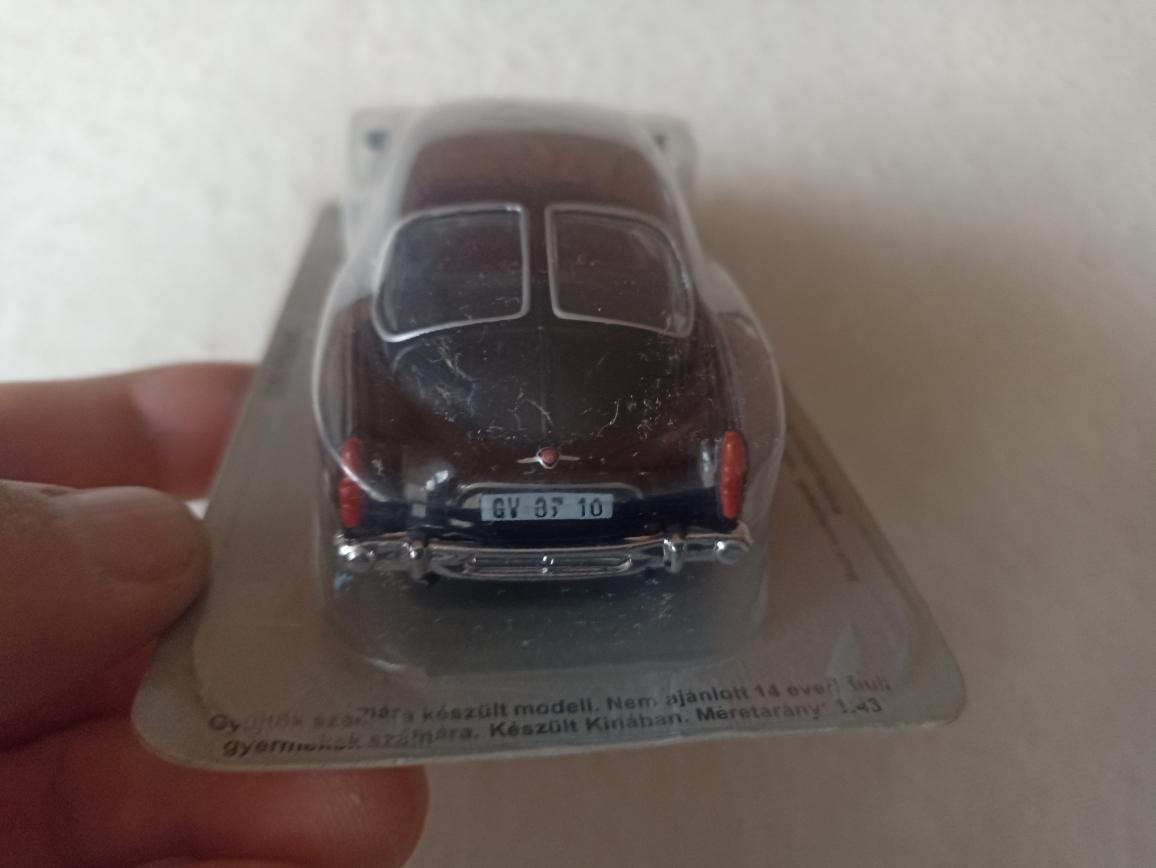 Model TATRA 603- Černá a TATRA 603-1-Bílá a Škoda 1200 - 10