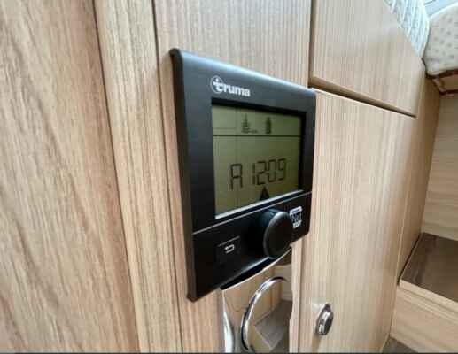 Pronájem obytného vozu burstner pro 5 osob - 10