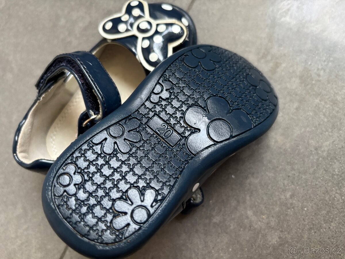 Dětský boty velikost 20 - 10