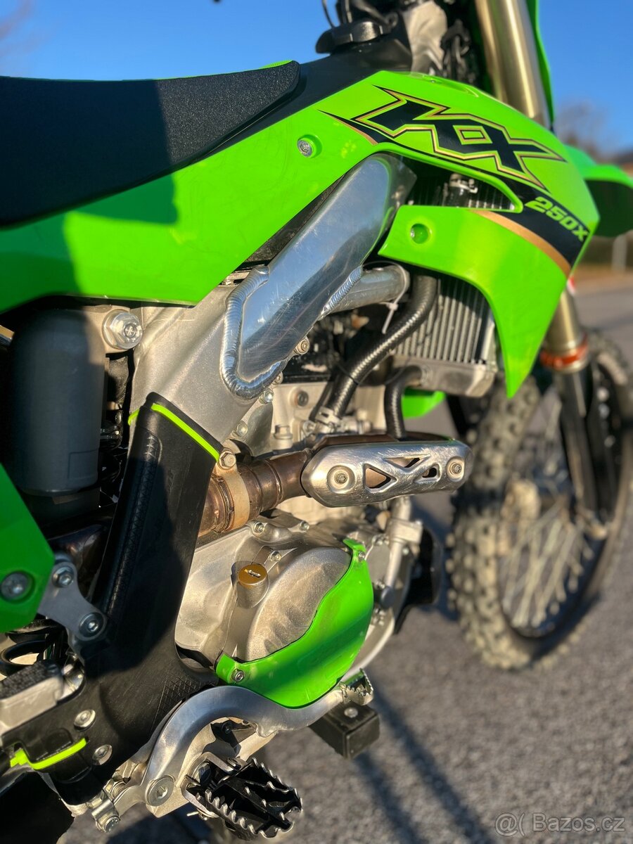 Kawasaki kxf 250 - 10