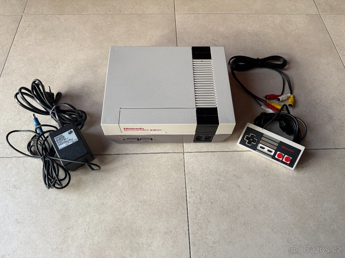 Nintendo Entertainment System "NES"-NESE-001 - 10