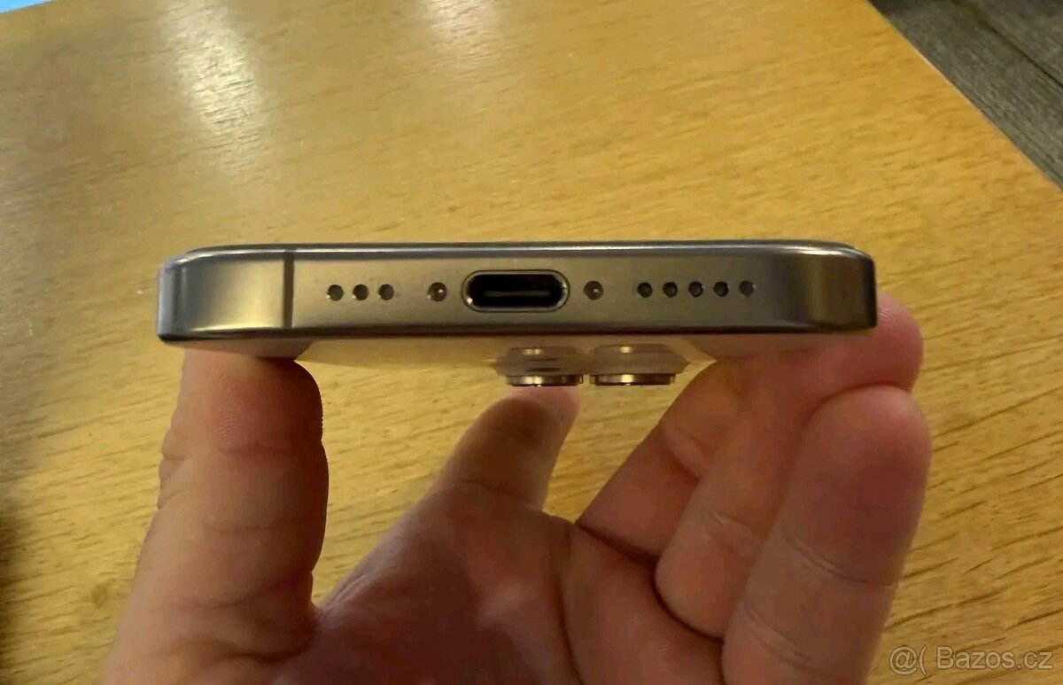 iPhone 16 Pro ve verzi 256 GB - 10