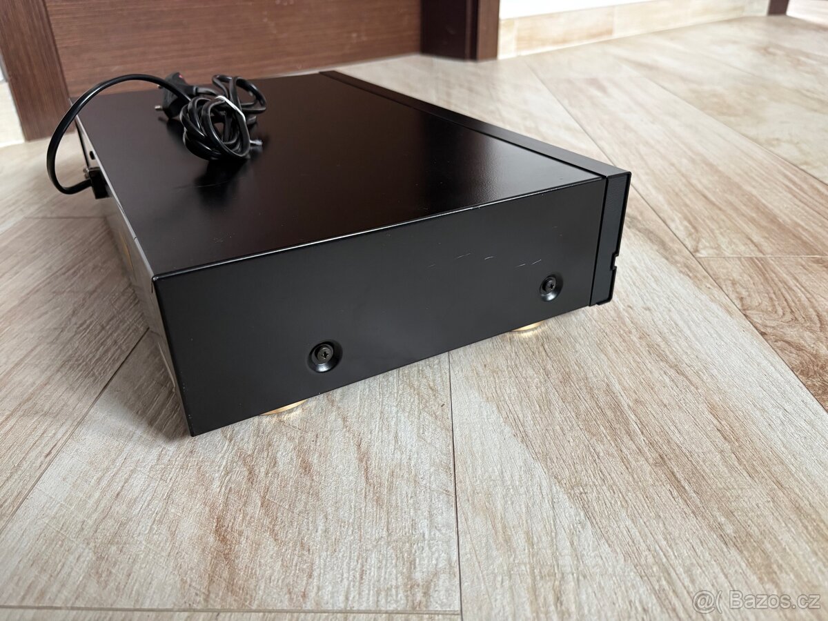 CD přehrávač Denon DCD-660 včetně DO - 10
