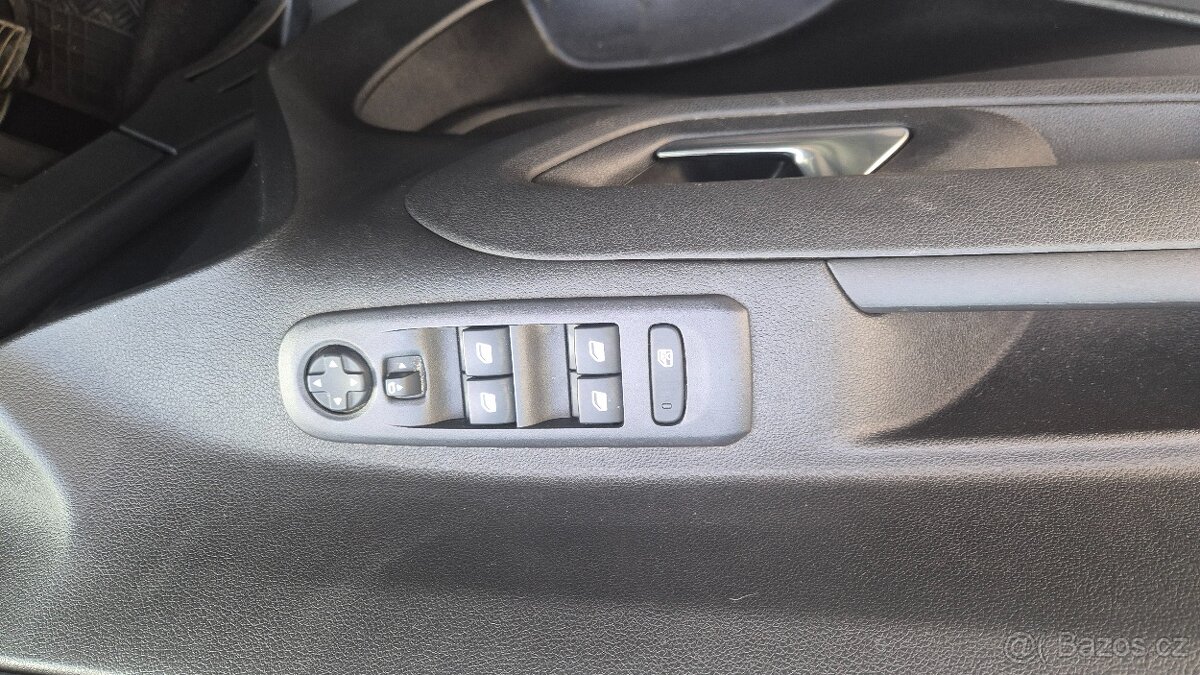 Opel Combo Life 1.2 81KW - 10