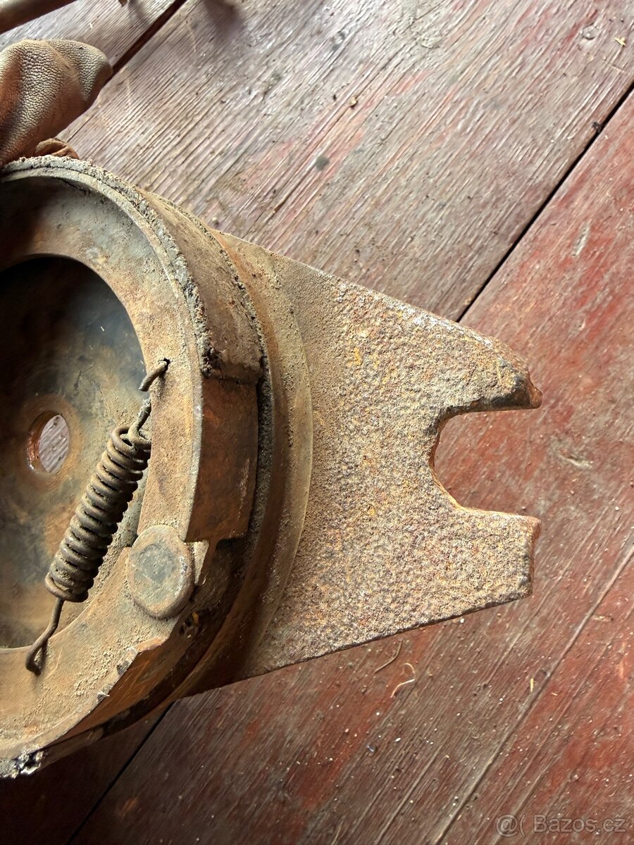 DKW - brzdový štít a osa. - 10