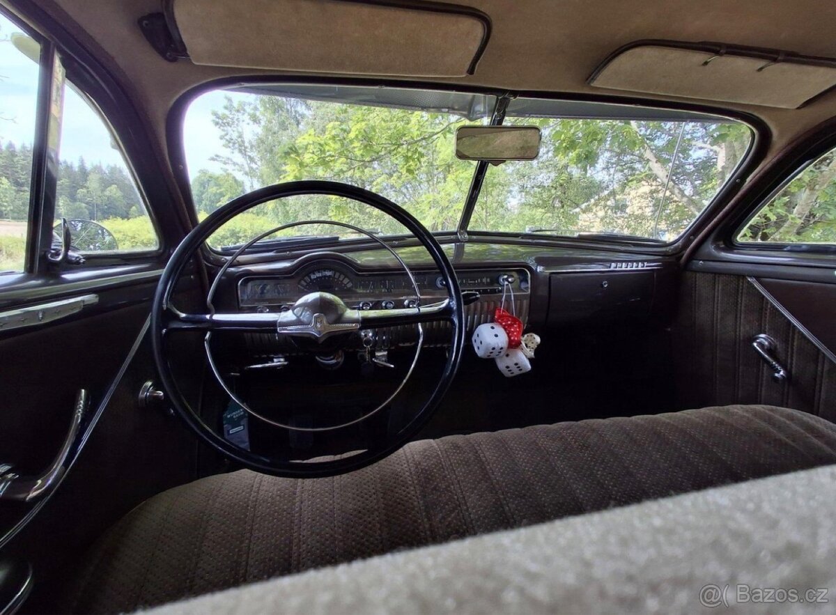 1950 Mercury Eight Sport Sedan - 10