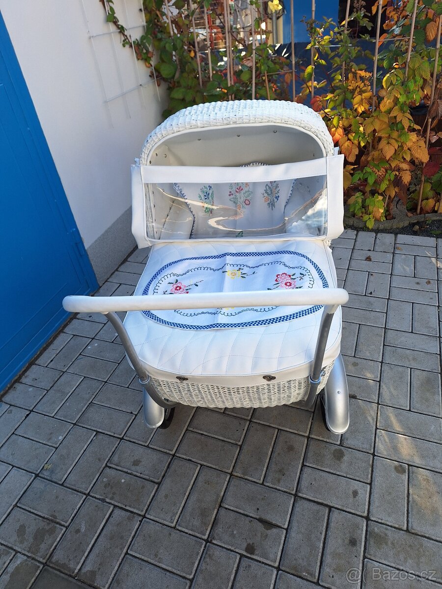 Retro proutěný kočárek Liberta pro dítě - 10