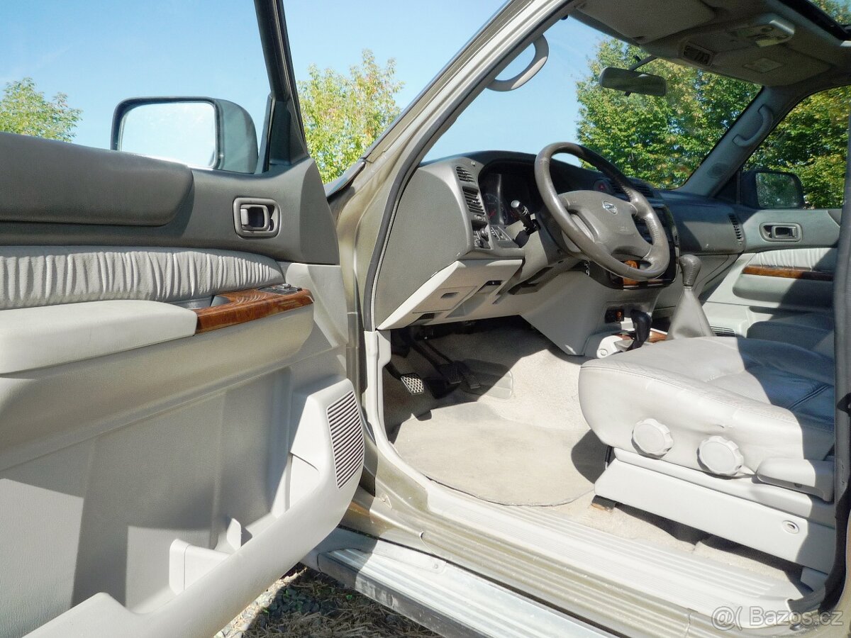 Nissan Patrol 3,0 GR - 10