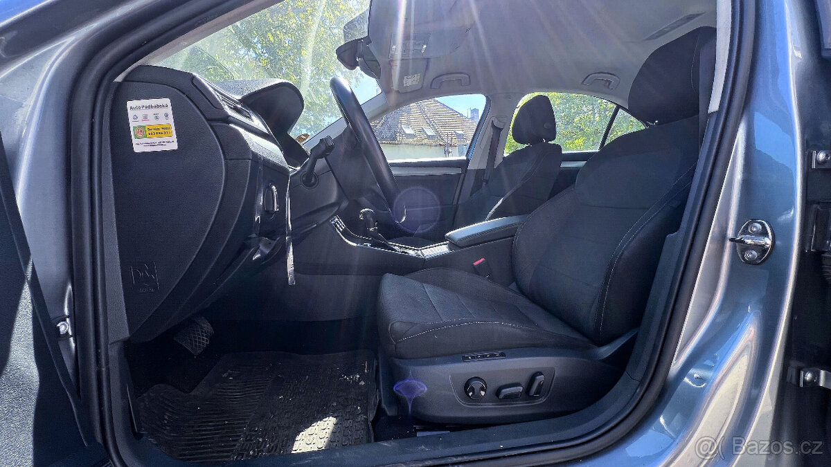 Vůz na náhradní díly Škoda Superb 3 sedan 2017 CRLB SGG LF7M - 10