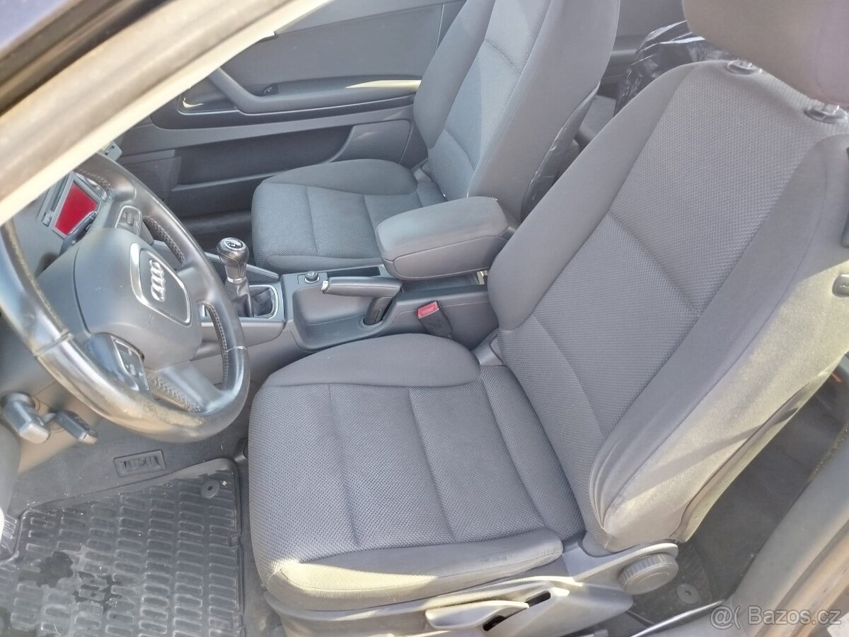 AUDI A 3...1.2 TFSI..77kW...r.v.2012 - 10