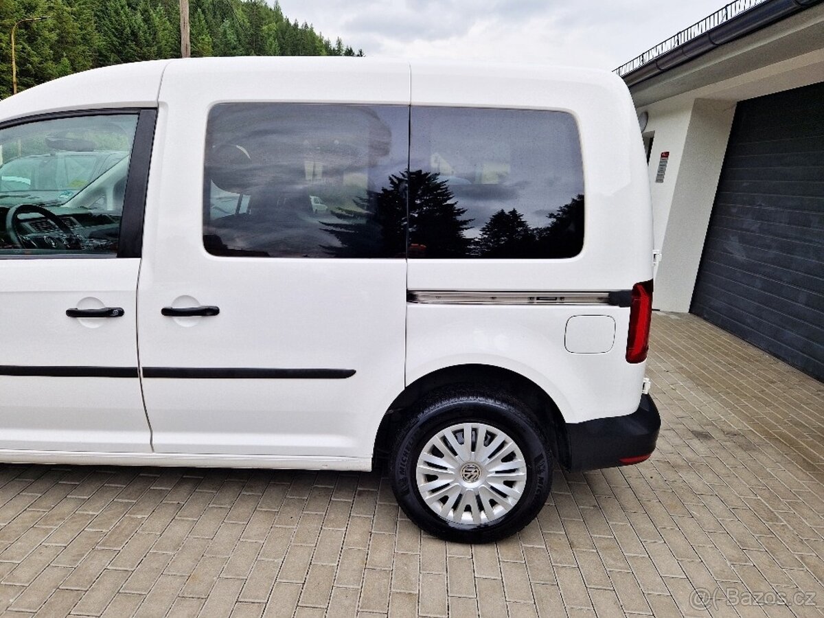 VW CADDY, 2.0 TDi, plný servis, 5 míst, NAVI - 10