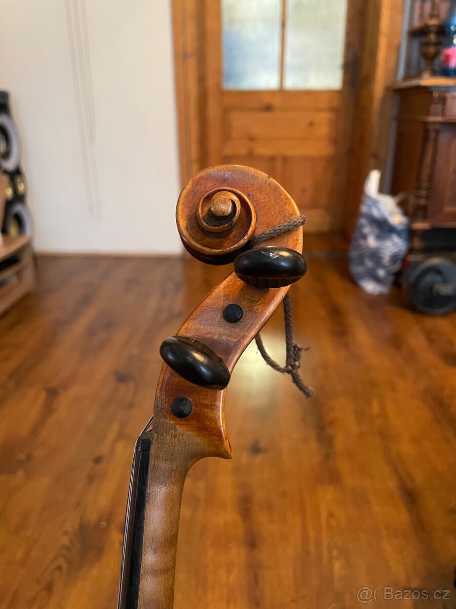 Staré housle stradivarky - 10