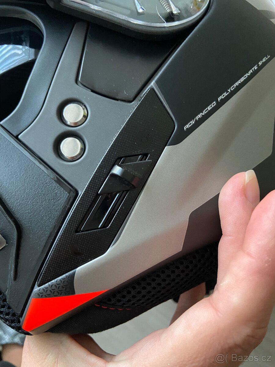 Výklopná přilba MT - 10