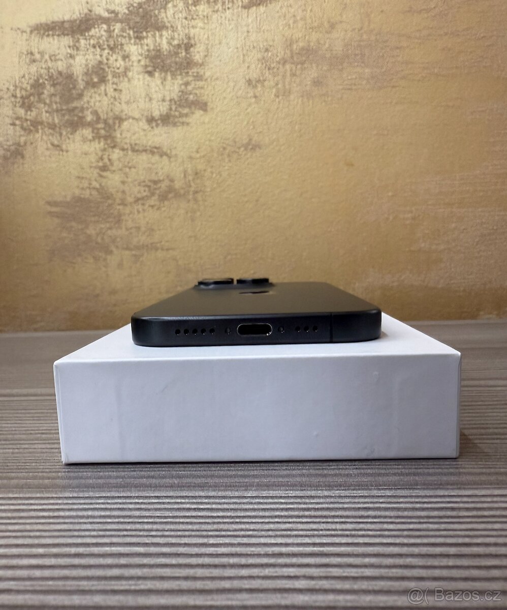 Apple iPhone 15 Pro 256GB černý, 100% baterie - 10