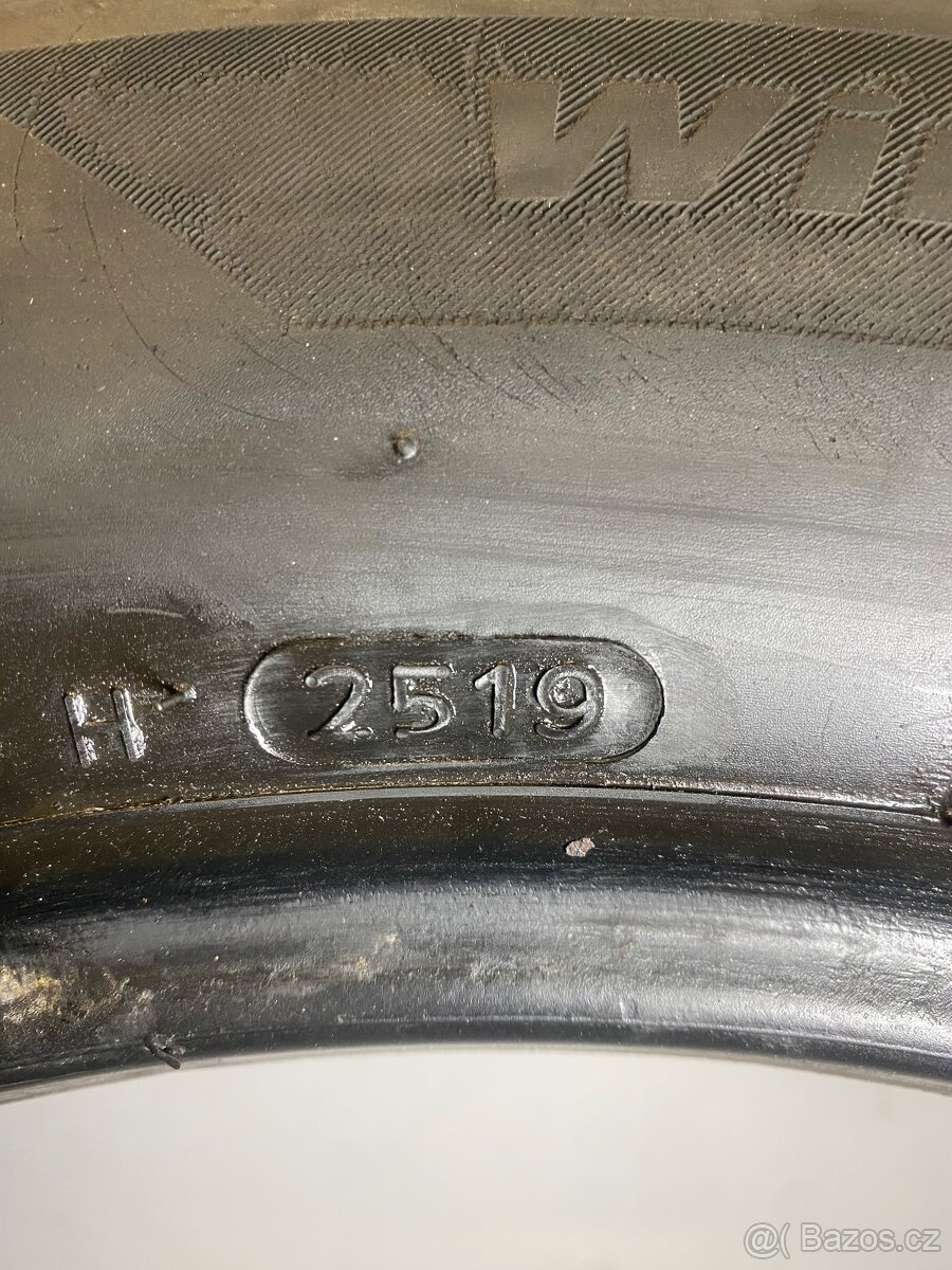 225/60R18 - 10
