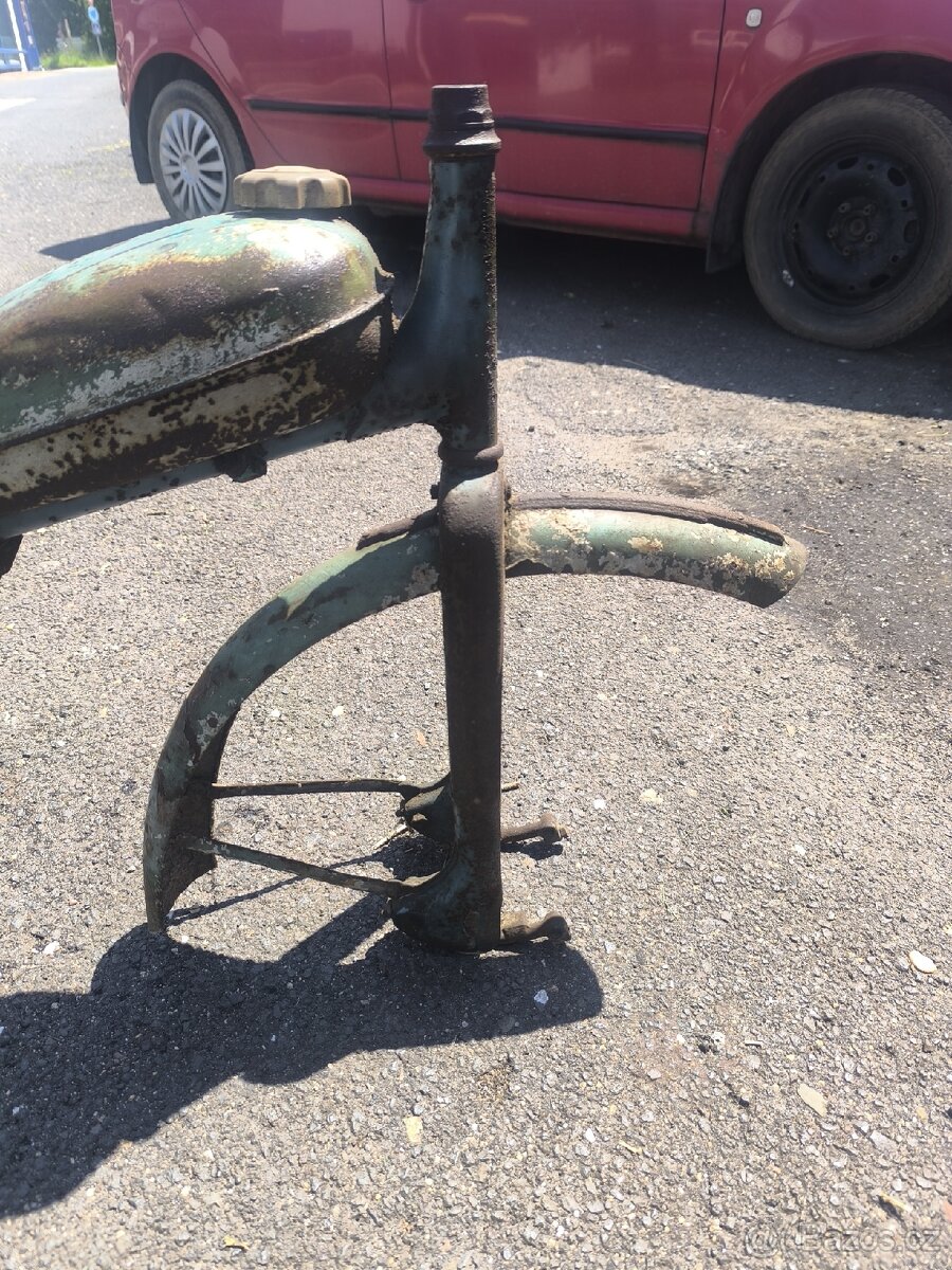 Stadion S11, rám +komplet plechařina. - 10