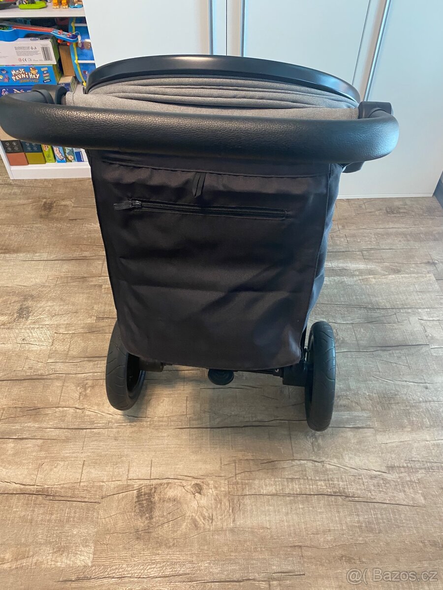 Sportovní kočárek PETITE&MARS - 10