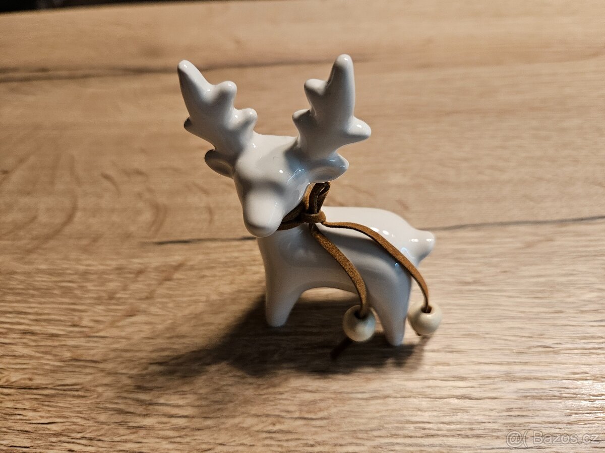 lampa,vysavač Hoover, povlečení2+2, lucerna,kávovar - 10