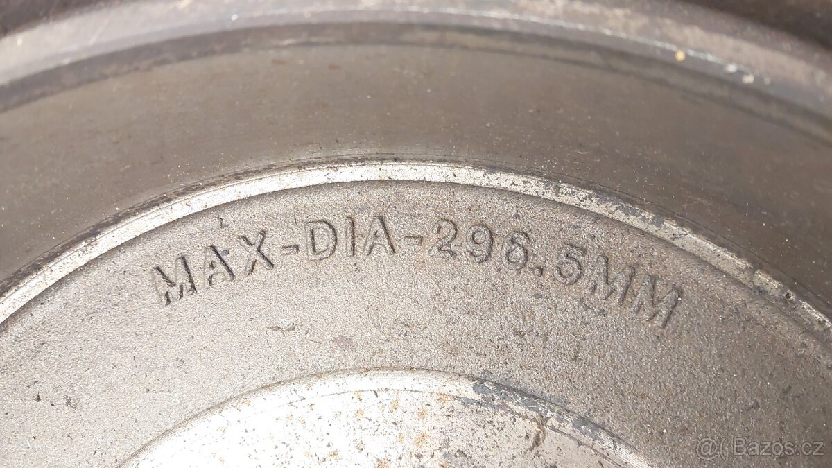 Nissan Navara D40 : Štíty zadních brzd - 10