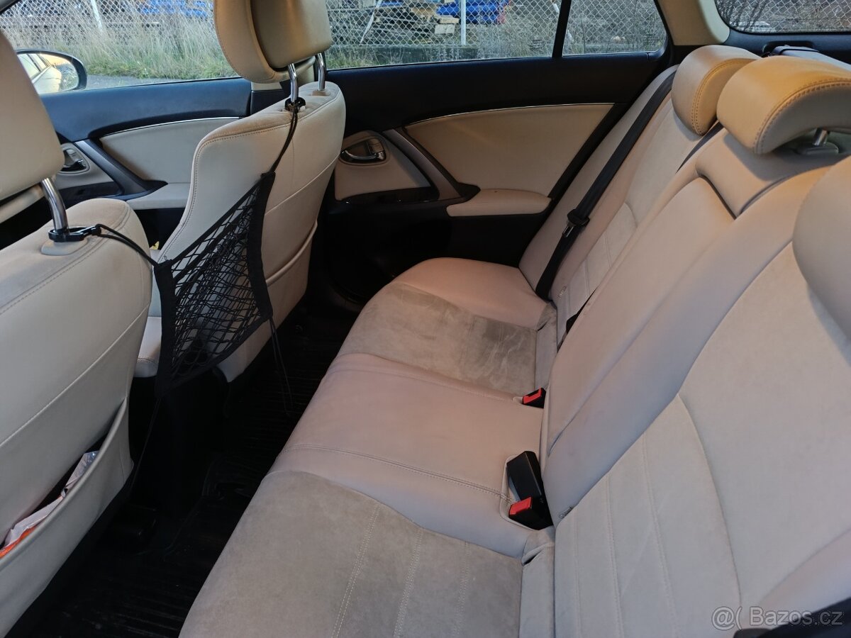 Toyota Avensis kombi automat odpočet DPH - 10