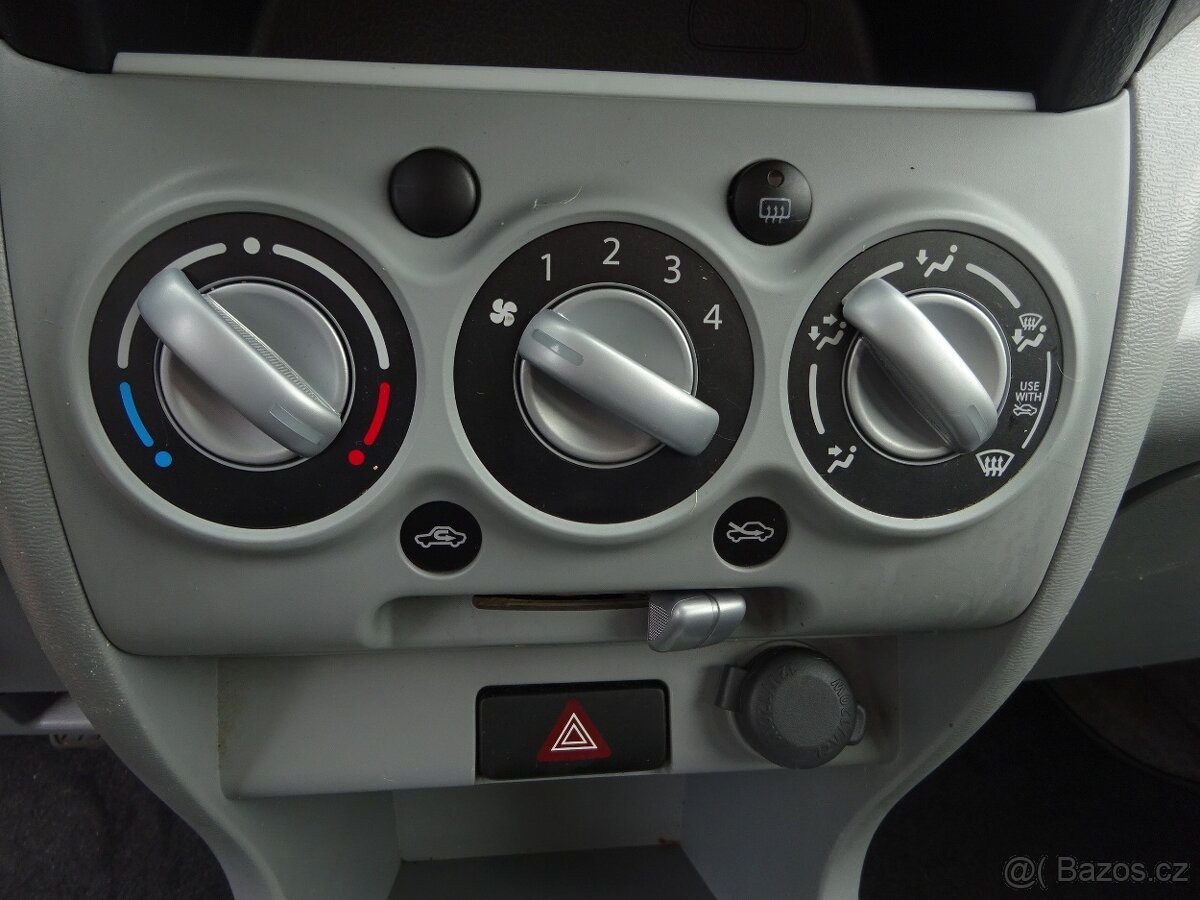 Nissan Pixo 1,0 i - 10