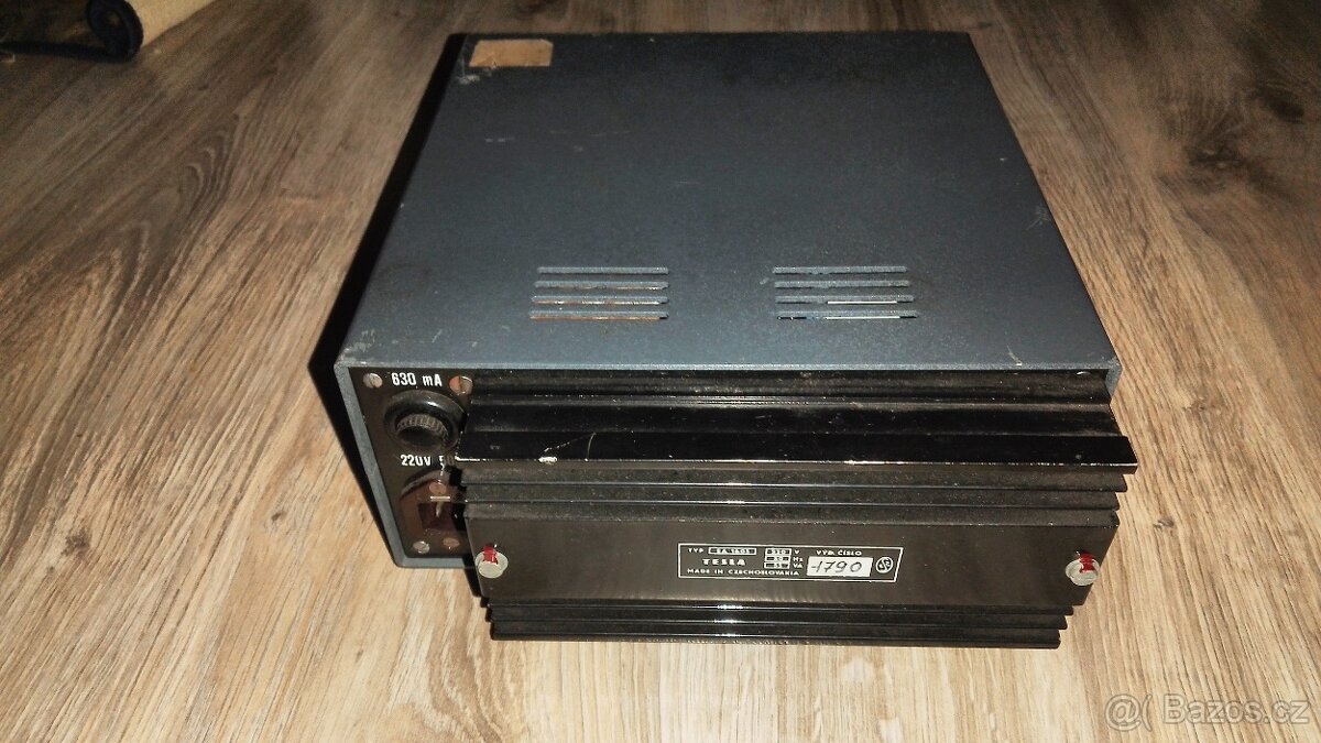 Zdroj na PMD 85 - 10