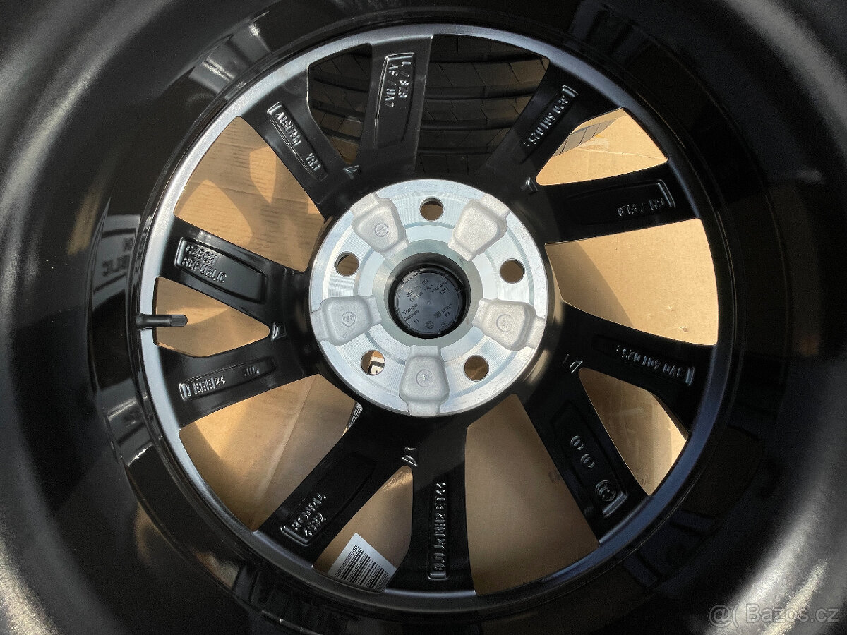 NOVÁ ORIGINÁL R18 SADA ŠKODA SUPERB III 235/45/18 R.V. 2024 - 10